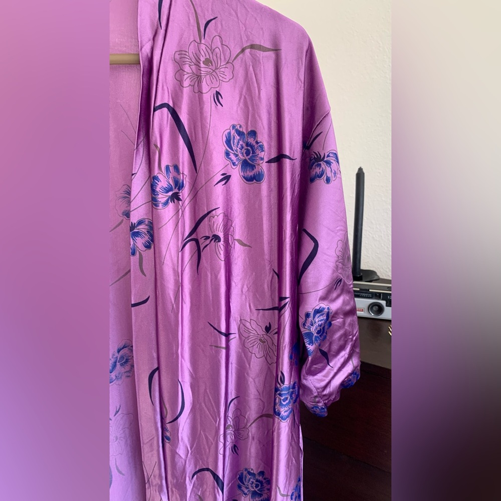 Vintage Robe - Picture 3 of 5